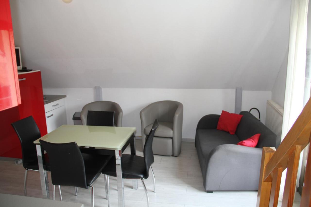 Les 2-4 Pers Remy Herold *